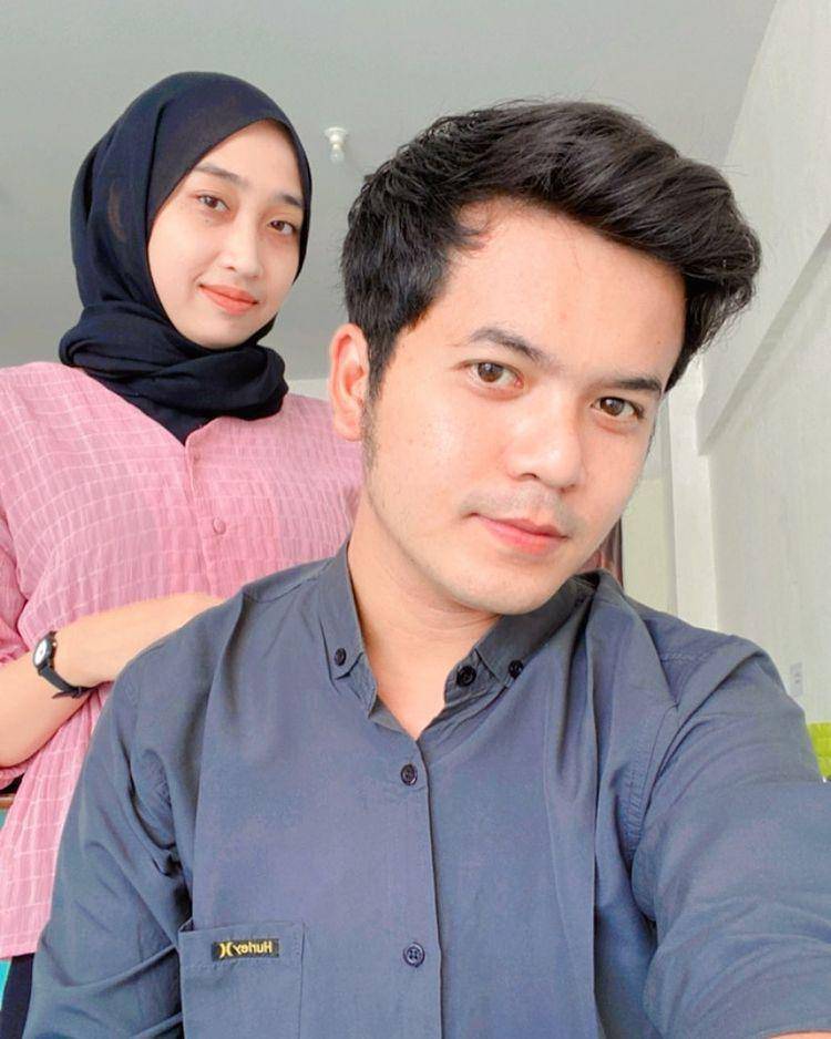 Dayat Idola Cilik dan istri (instagram.com/dayatsimbaiaaa)