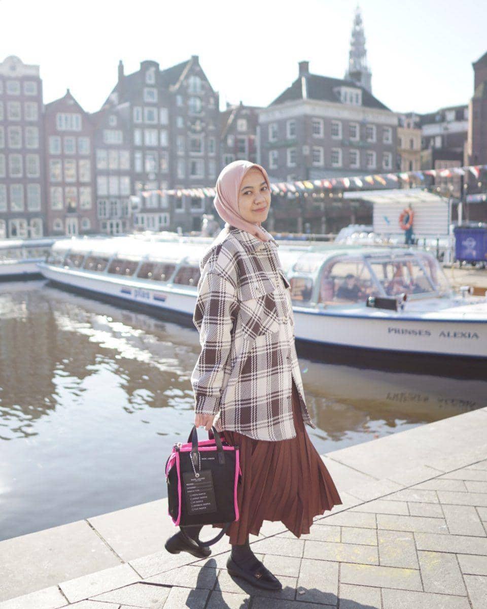 Eka Nur Prasetyawati (instagram.com/ecaprasetya)