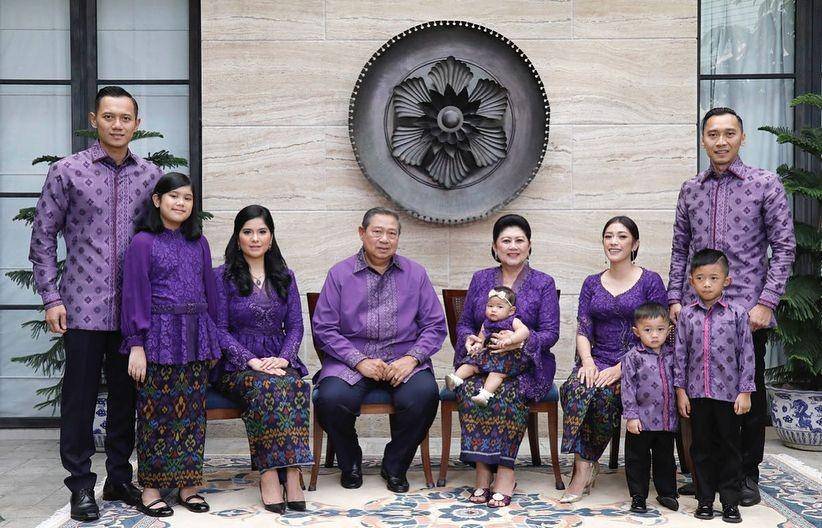 Adu gaya kebaya Annisa Pohan vs. Aliya Rajasa. (instagram.com/ruby_26)