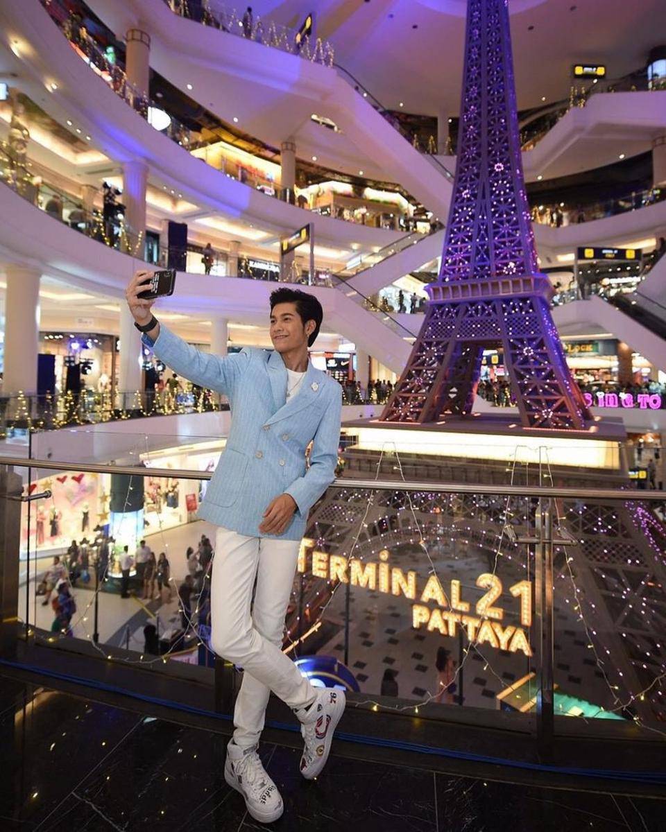 Gaya busana Prachaya Ruangroj (instagram.com/__singto)