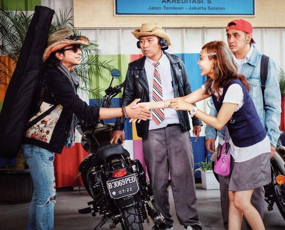 Nur Gemilang (instagram.com/nur_chantiek_gemilang11)