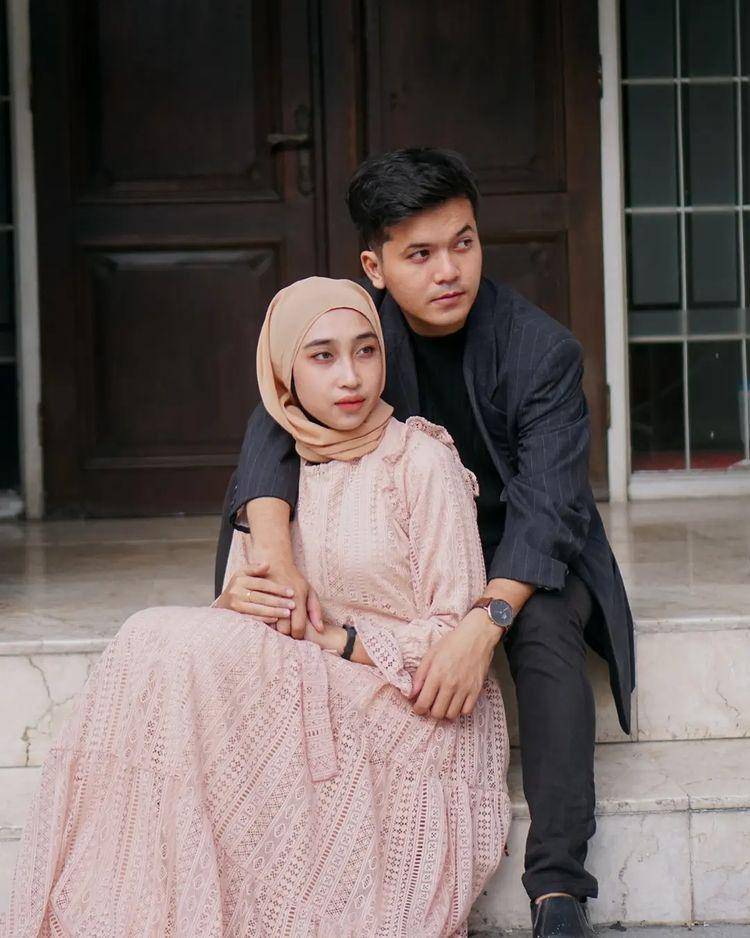 Dayat Idola Cilik dan istri (instagram.com/dayatsimbaiaaa)