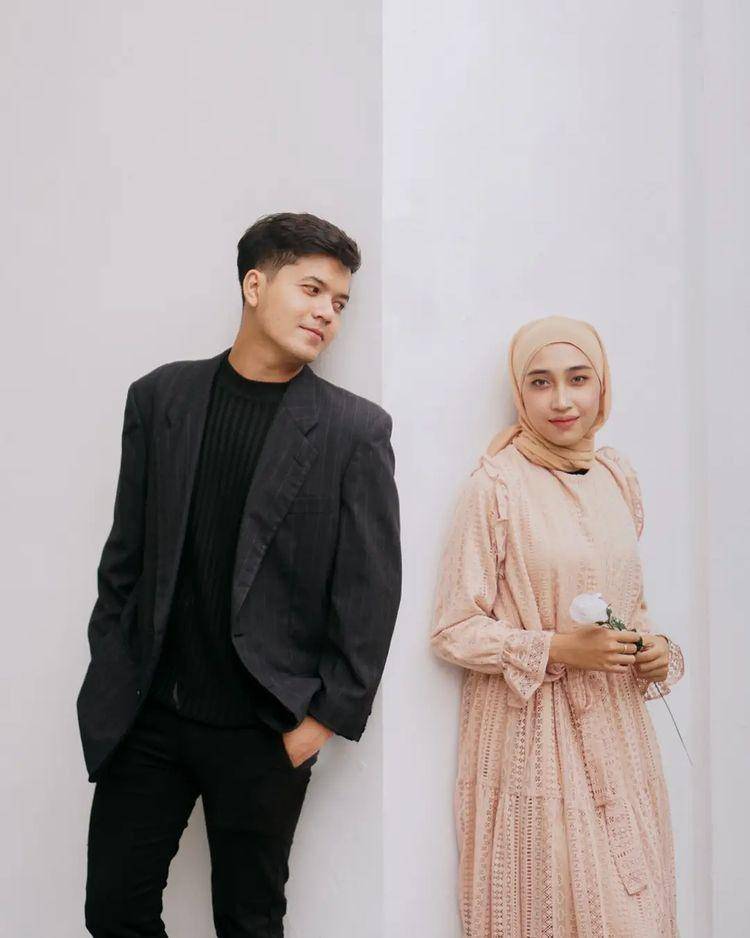 Dayat Idola Cilik dan istri (instagram.com/dayatsimbaiaaa)