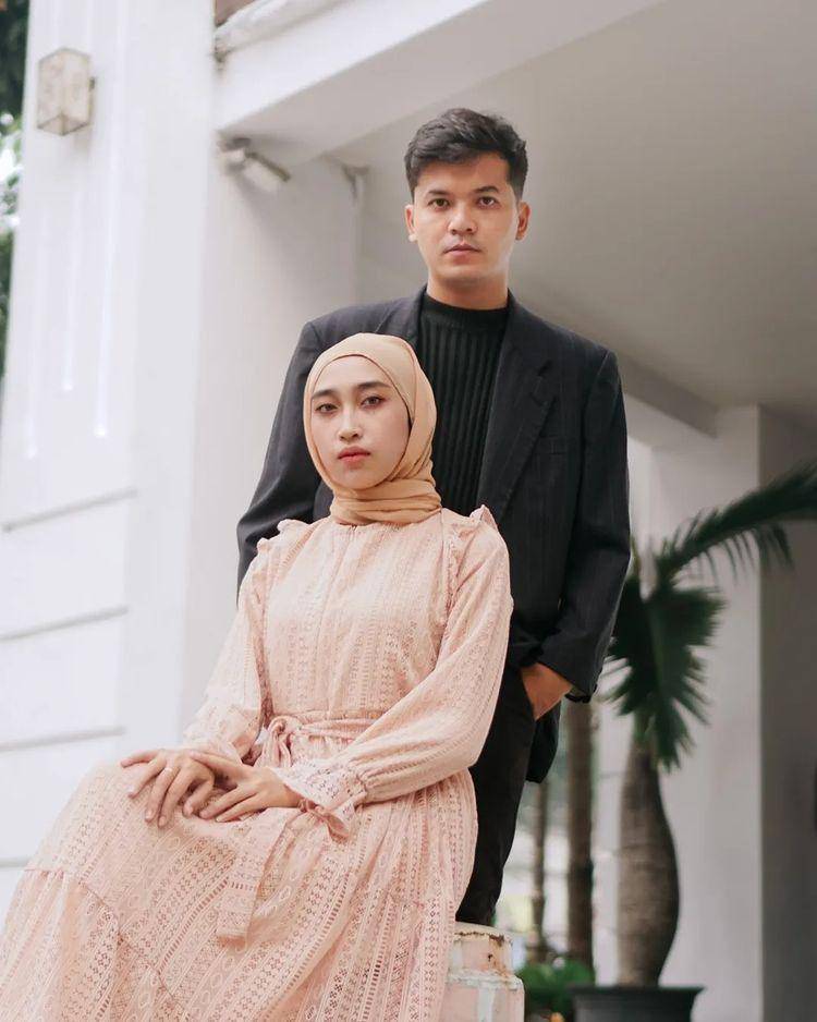 Dayat Idola Cilik dan istri (instagram.com/dayatsimbaiaaa)
