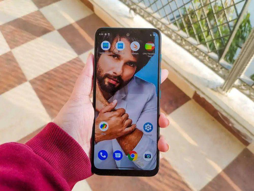 potret Motorola Moto G71 5G (newsupdate.uk)