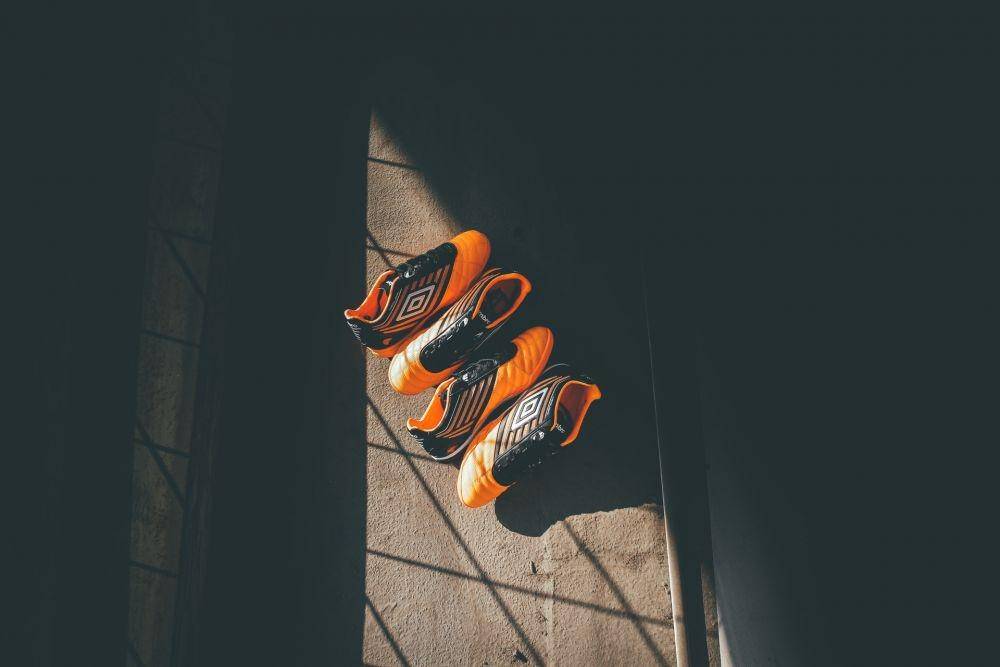Ilustrasi sepatu futsal (unsplash.com/Fachry Zella Devandra))