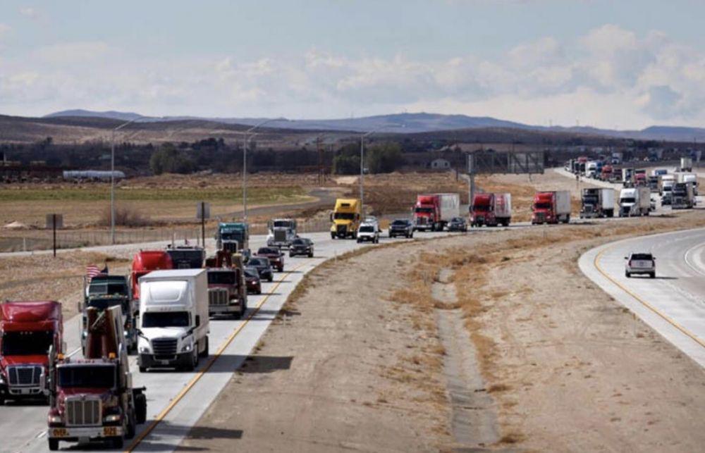 Pengemudi Truk Lakukan Konvoi di Dekat Washington D.C.