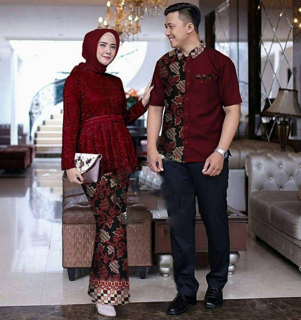 gaya kondangan couple merah (instagram.com/kondanganootd)