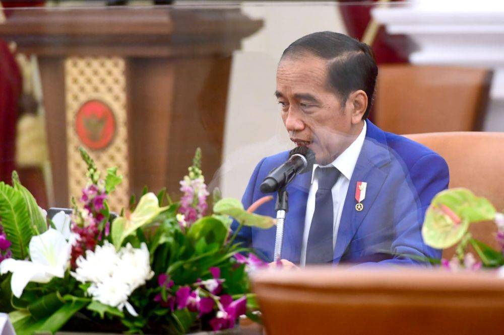 Presiden saat memimpin rapat terbatas (ratas) di Istana Merdeka, Jakarta Kamis (10/3/2022)/dok Sekpres.