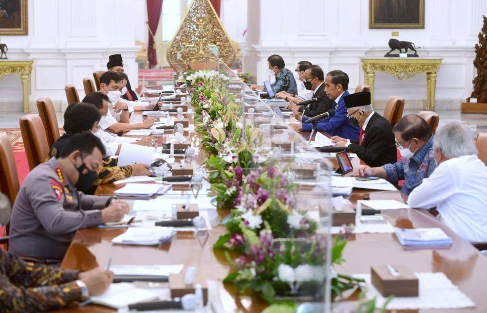 Presiden saat memimpin rapat terbatas (ratas) di Istana Merdeka, Jakarta Kamis (10/3/2022)/dok Sekpres