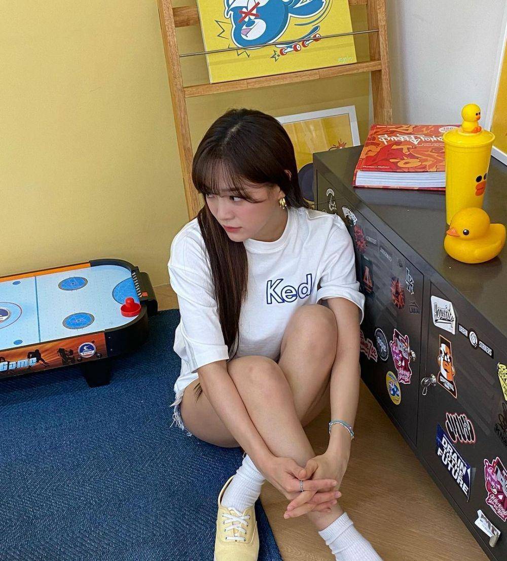 OOTD Kim Se Jeong (instagram.com/clean_0828)