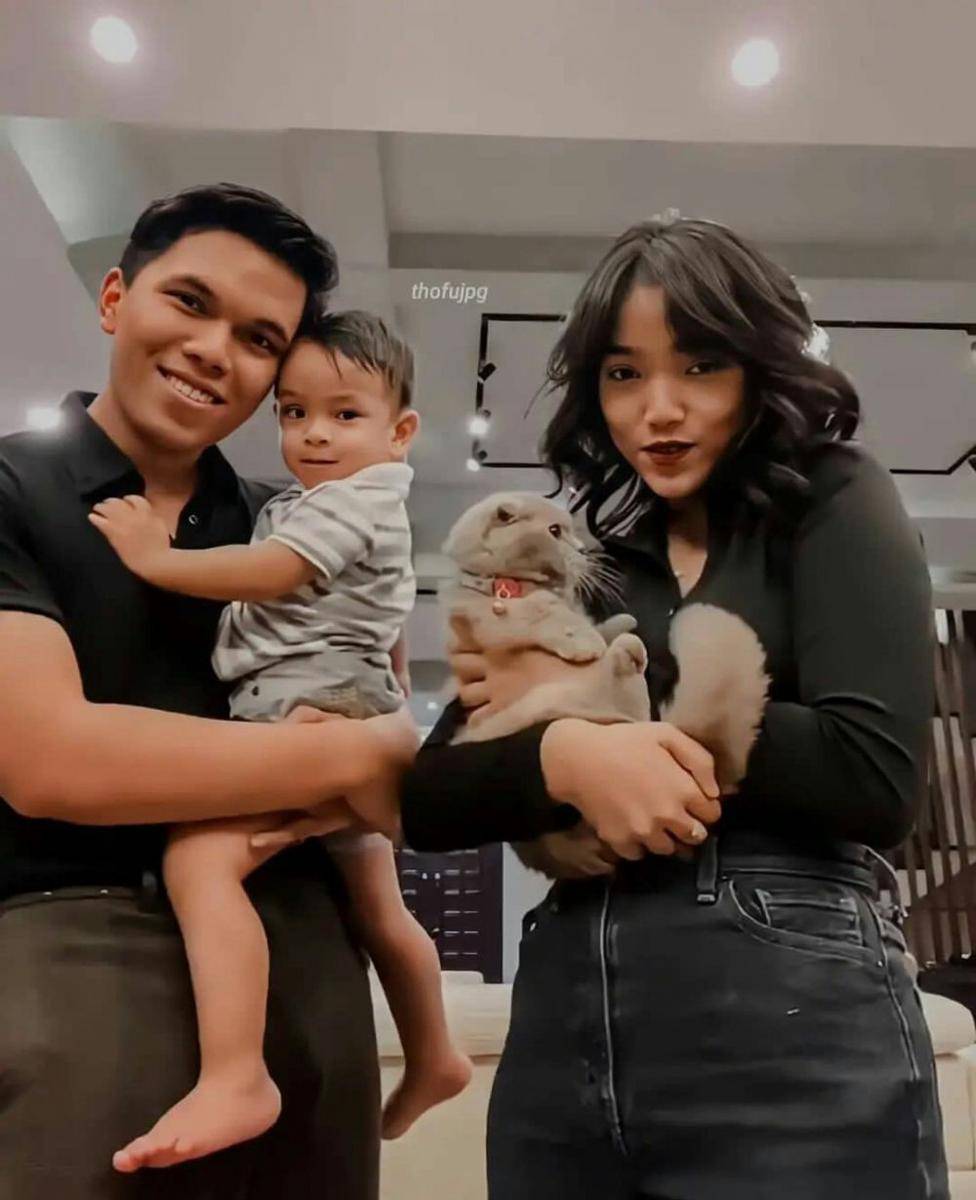 Thariq Halilintar momong Gala (instagram.com/thofu.hd)