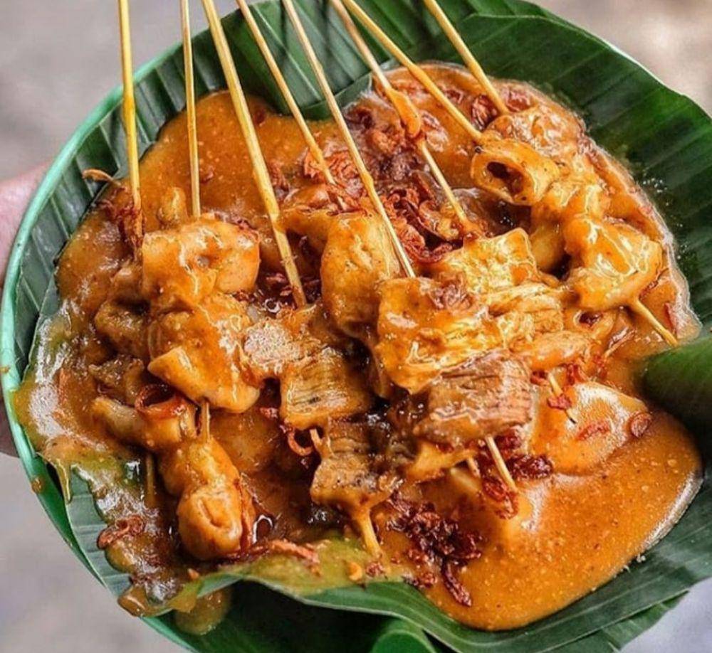 Sate Padang khas Pariaman (instagram.com/warungtanjungkje)