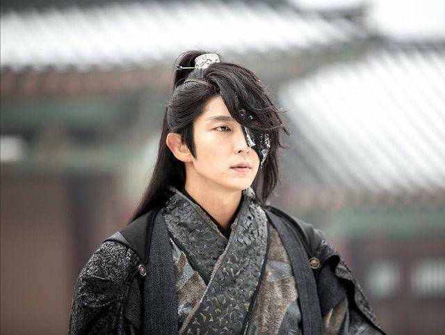 Lee Joon Gi di drama Moon Lovers: Scarlet Heart Ryeo (instagram.com/moonlovers_scarletheartryeo4)