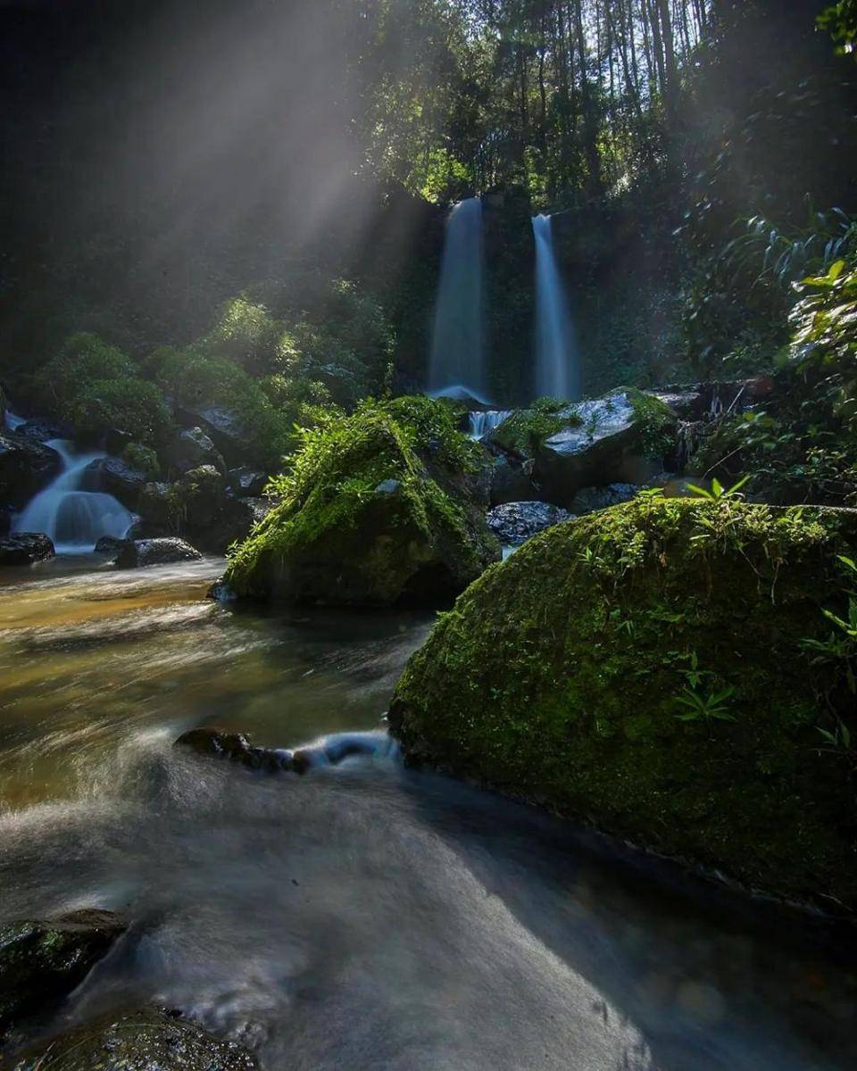 Air Terjun Grenjengan Kembar (instagram.com/irfansetiaputra)