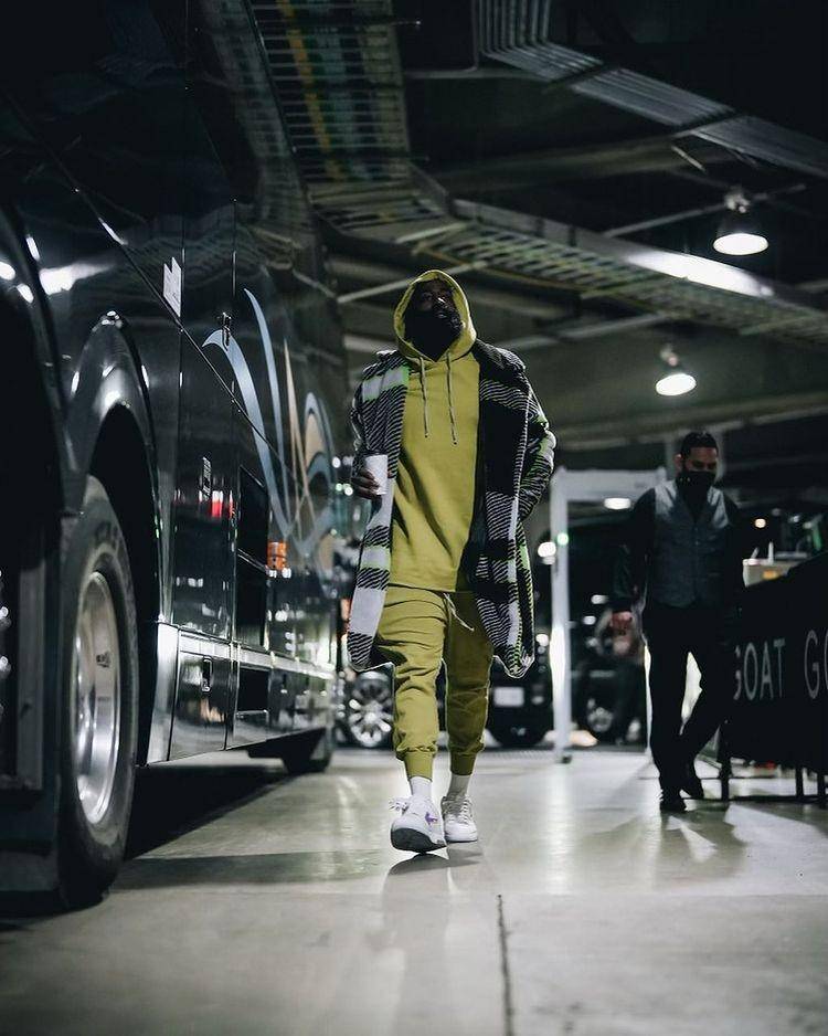 James Harden (instagram.com/jharden13)