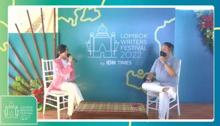 Lombok Writers Festival 2022 bersama Kevindra Soemantri (youtube.com/idntimes)