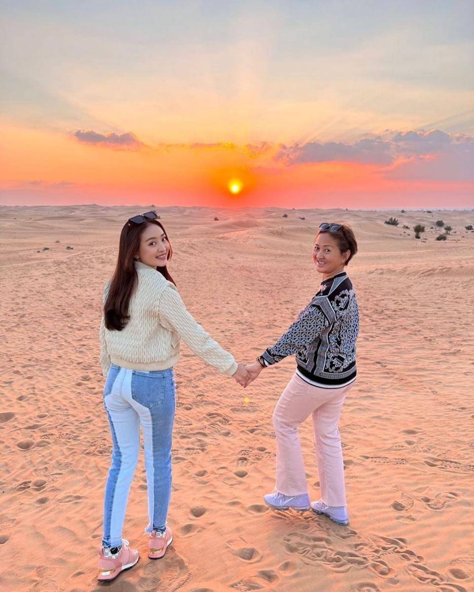 potret Natasha Wilona dan mamanya (instagram.com/natashawilona12)