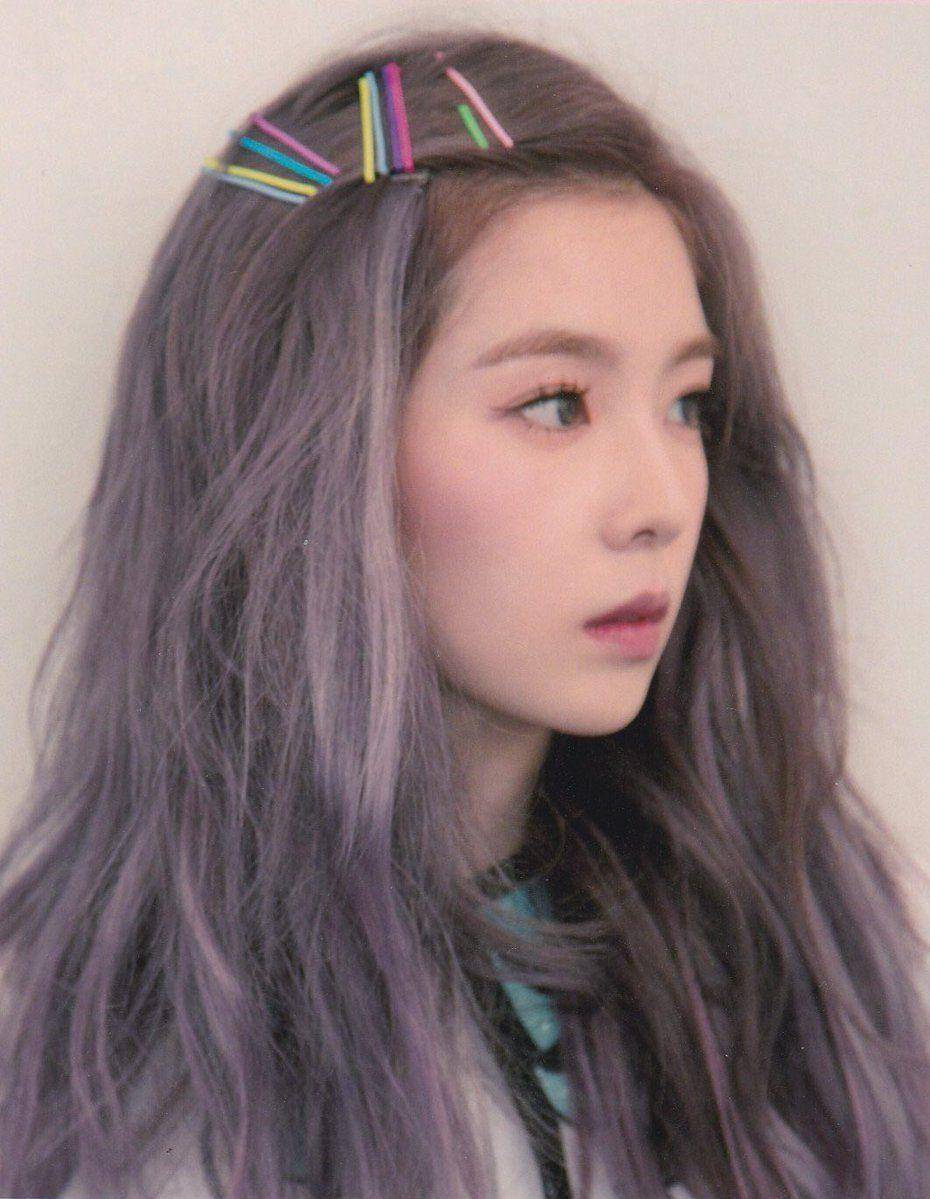 hair styling member Red Velvet (twitter.com/SMGirls4)