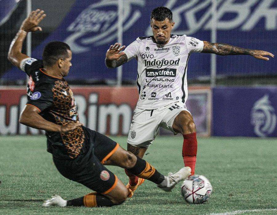 Stefano Lillipaly (Kanan). (Instagram.com/baliunitedfc)