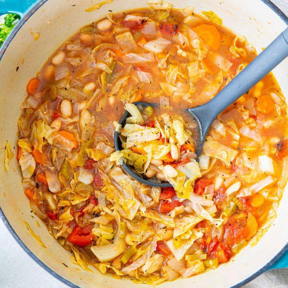 ilustrasi cabbage soup (kristineskitchenblog.com)