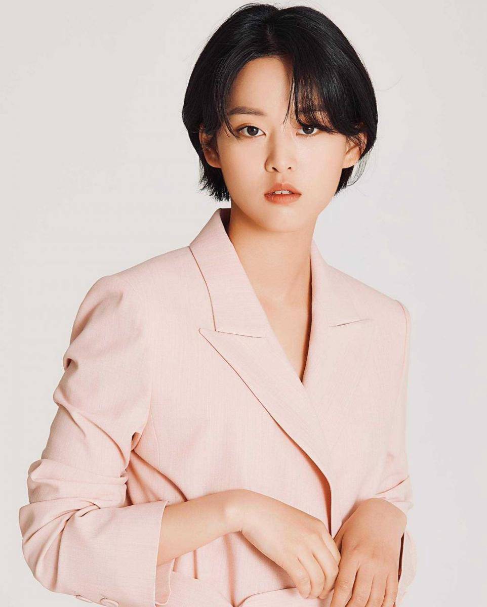 potret Lee Yeon (instagram.com/h.a.y.eon)