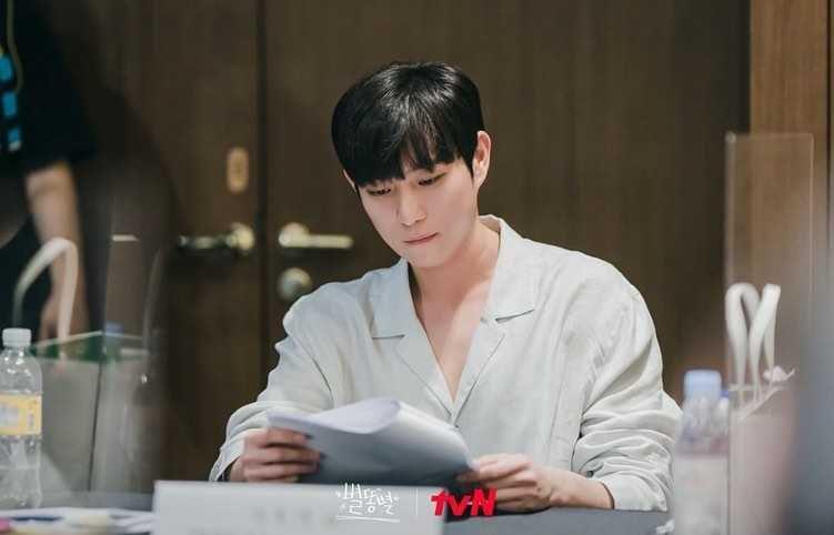 Selain Shooting Stars, 5 KDrama Ini Diperankan oleh Kim Young Dae