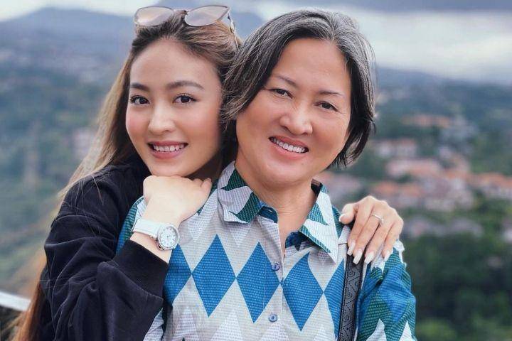 potret Natasha Wilona dan mamanya (instagram.com/natashawilona12)