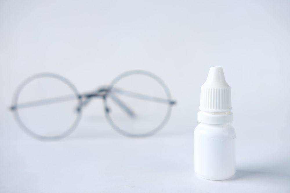 ilustrasi obat tetes mata (unsplash.com/Towfiqu barbhuiya)