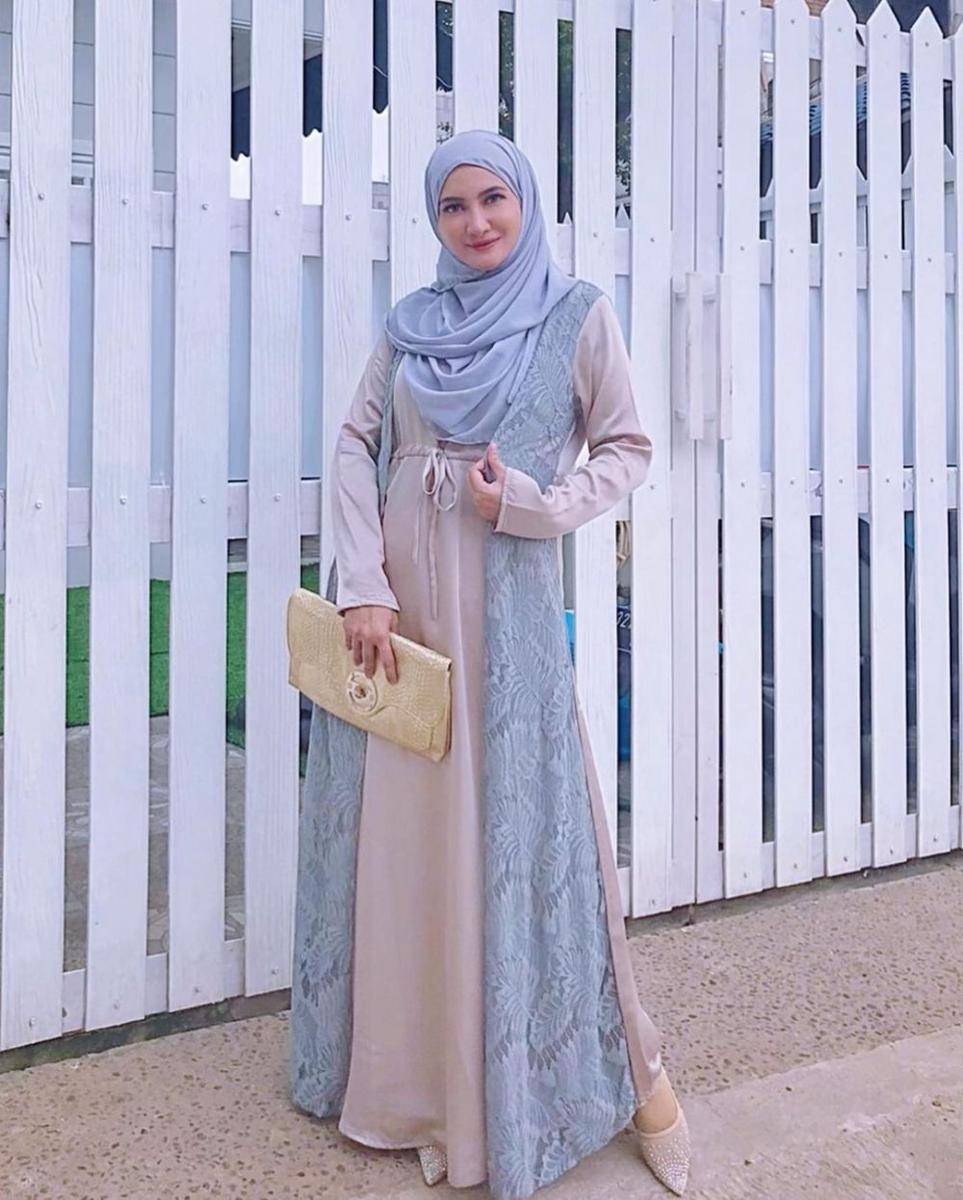 inspirasi OOTD dengan hijab ala Natalie Sarah (instagram.com/natalie_sarahs)