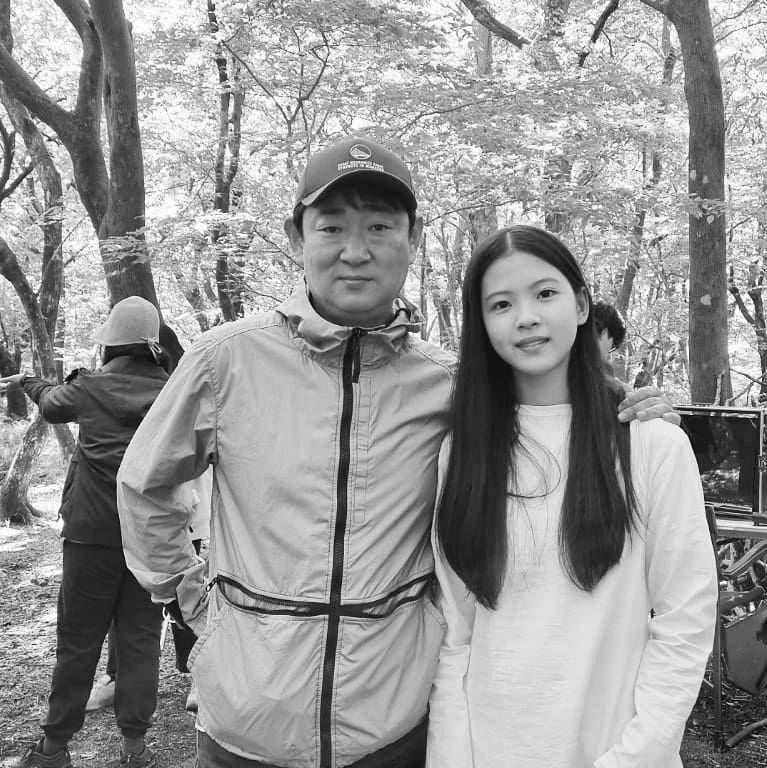 sutradara Shin Yong Hwi dan Choi Myung Bin di balik layar drama Voice 4 (instagram.com/choimyeongbeen)