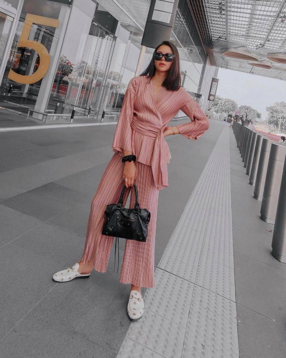 inspirasi outfit one set ala Alyssia Daguise (instagram.com/alyssiadaguise)