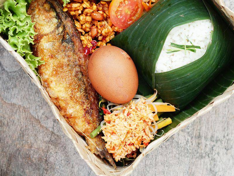ilustrasi makanan dengan kemasan alami (pexels.com/More Amore)