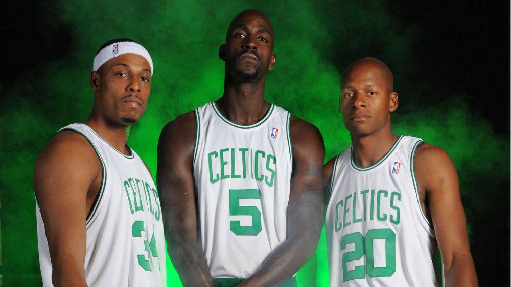 Paul Pierce, Kevin Garnett, dan Ray Allen (sportingnews.com)