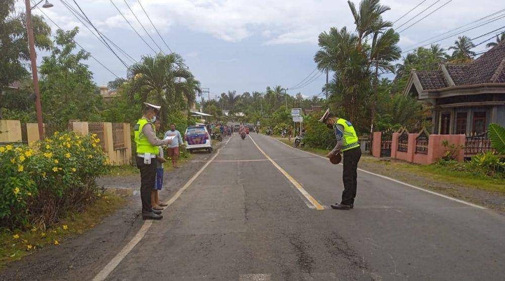kecelakaan lalu lintas terjadi di Jalan Raya Pekon Banjar Negeri Kecamatan Gunung Alip Kabupaten Tanggamus, Jumat (11/3/2022). (Dok Polres Tanggamus).