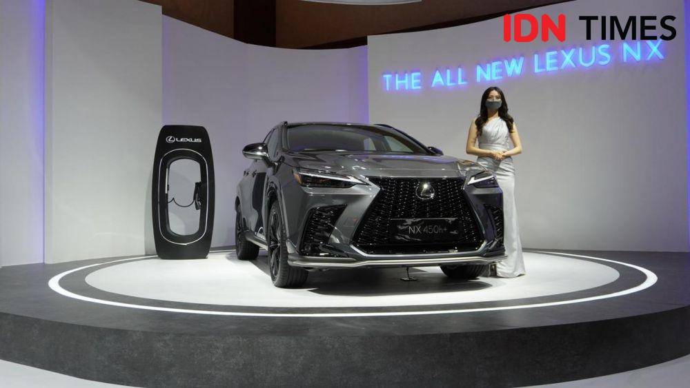Mobil Lexus NX 450h+