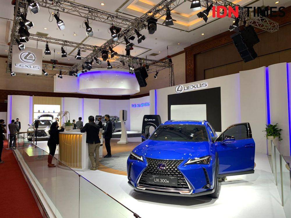Booth Lexus di Jakarta Auto Week 2022 (IDN Times/Fadhliansyah)
