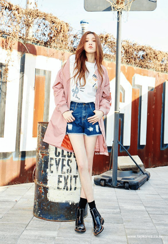 outer ala Lee Sung Kyung (twitter.com/Karinaa00480465)