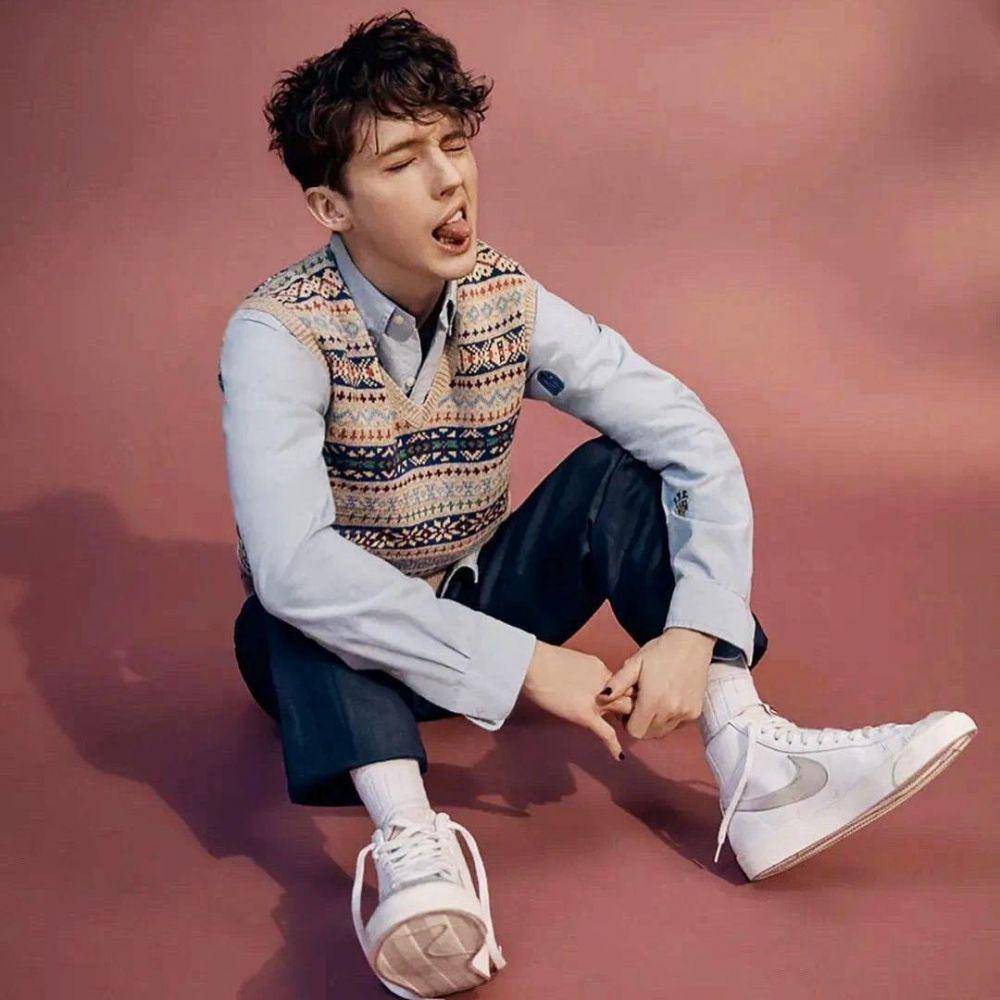 Gaya busana Troye Sivan (instagram.com/troyesivan)