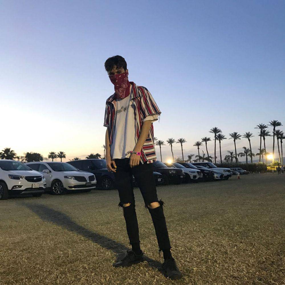 Gaya busana Troye Sivan (instagram.com/troyesivan)