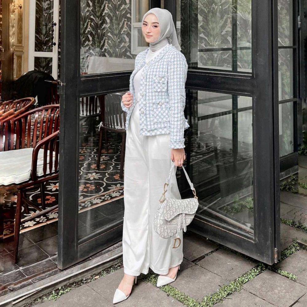 OOTD Dinan Fajrina (instagram.com/dinanfajrina)