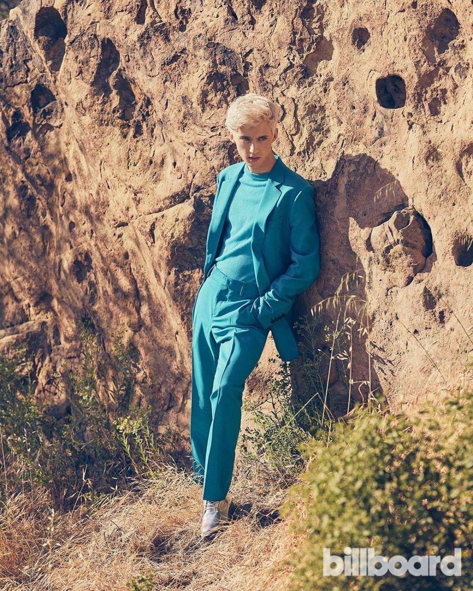 Gaya busana Troye Sivan (instagram.com/troyesivan)