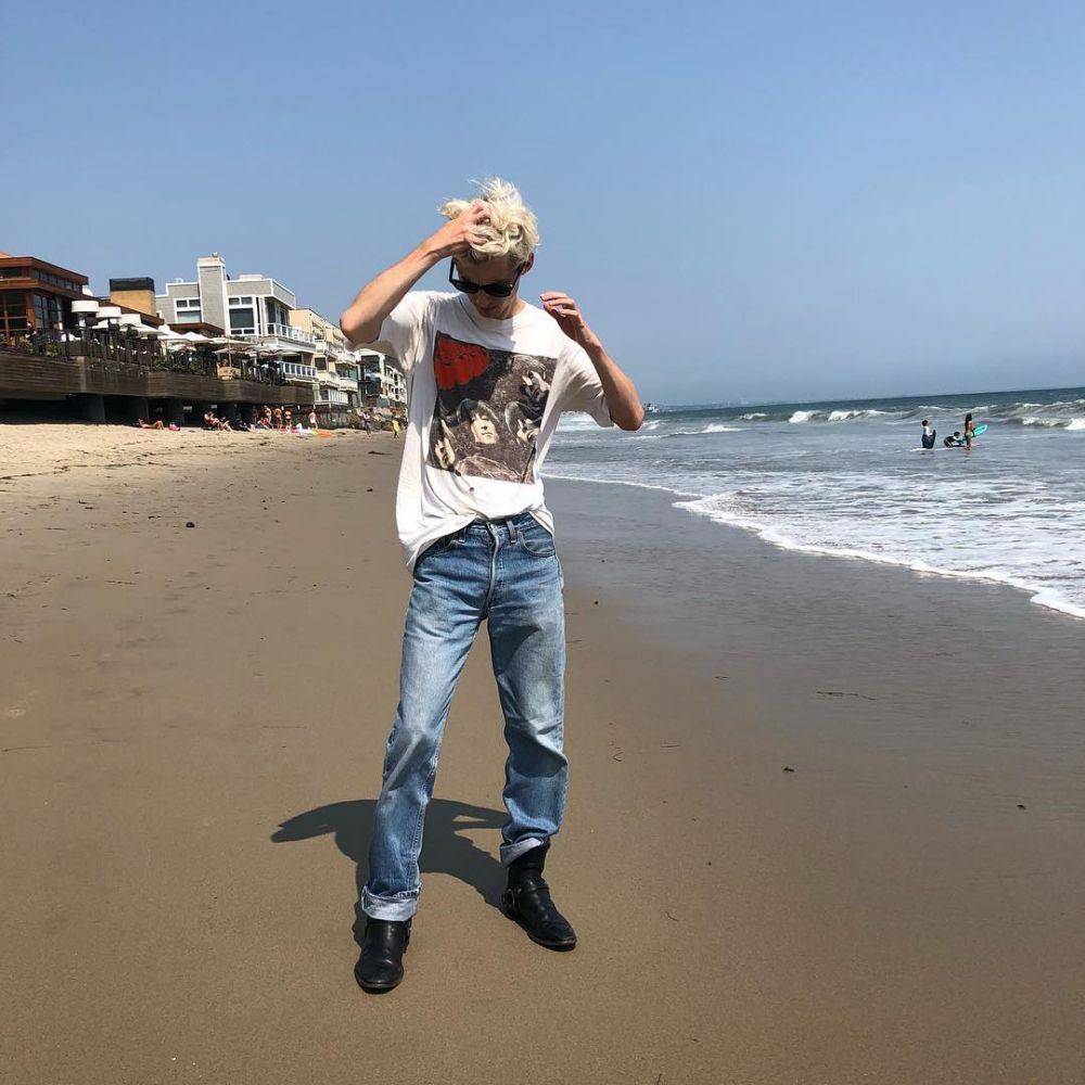 Gaya busana Troye Sivan (instagram.com/troyesivan)