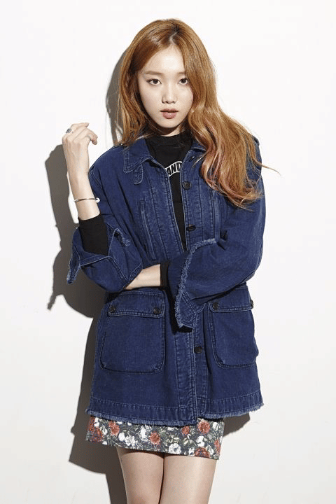 outer ala Lee Sung Kyung (twitter.com/Karinaa00480465)