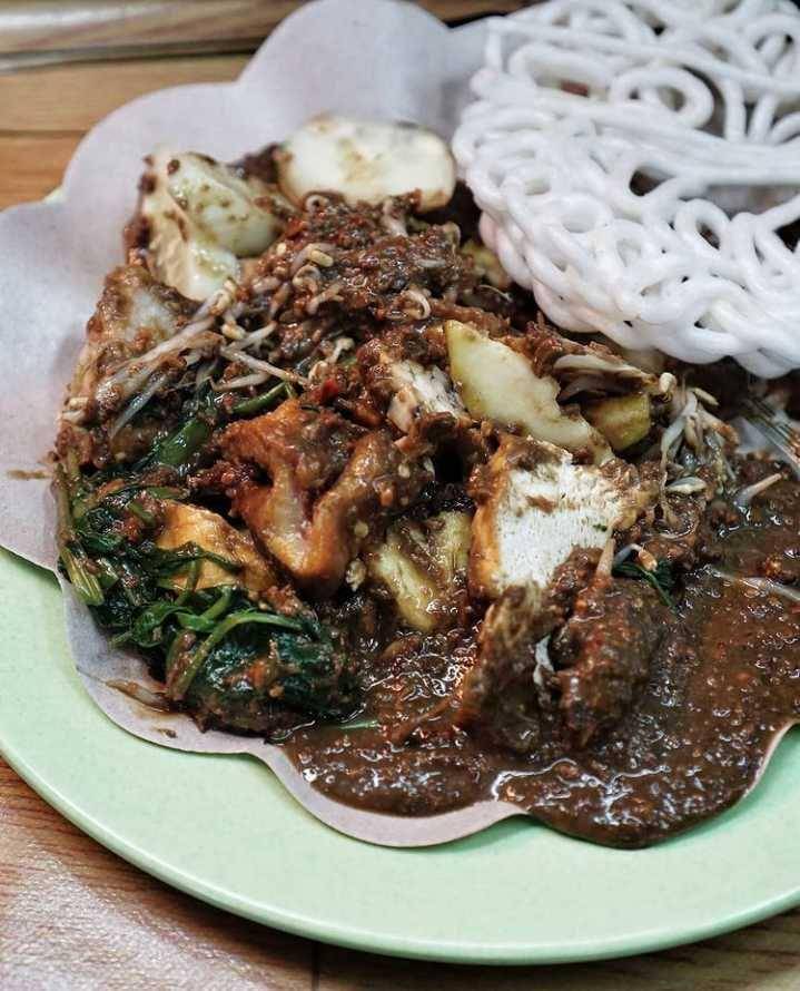 Rujak Bu Mah (instagram.com/sbykulinerinfo)