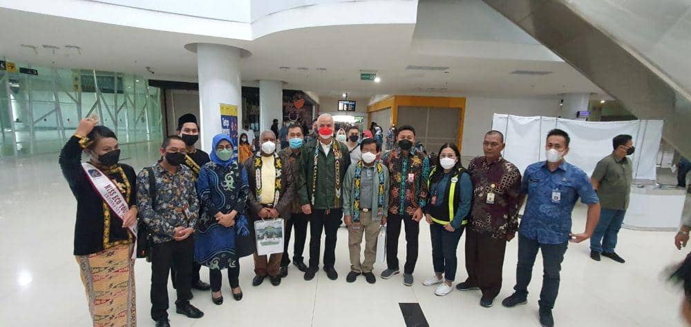 Ganjar Pranowo Bawa Air Pusar Bumi ke IKN: Gak Usah Mikir Klenik!