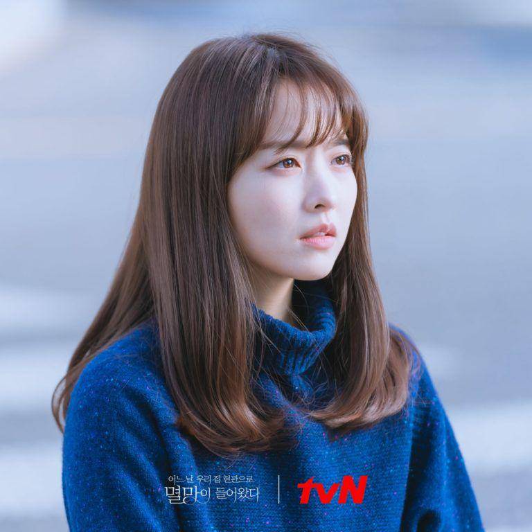 Park Bo Young di drama Doom At Your Service (dok.viu)