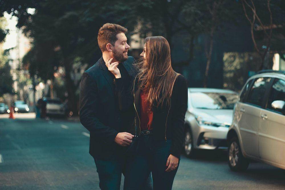 ilustrasi pasangan romantis (pexels.com/Israelzin Oliveira)