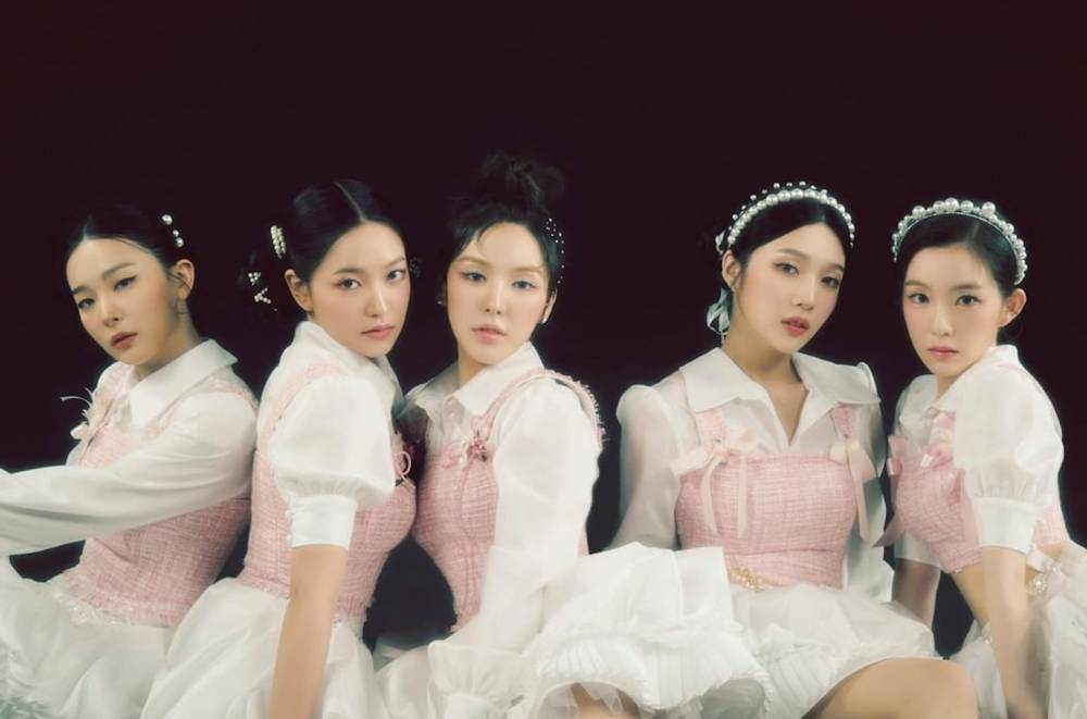 Red Velvet (instagram.com/redvelvet.smtown)