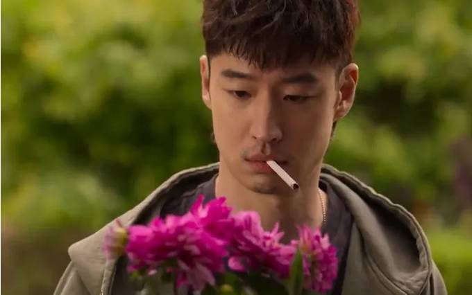 Lee Je Hoon di KDrama Move to Heaven. (dok. Netflix/Move to Heaven)